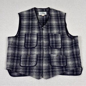 Vintage L.L. Bean 80’s Wool Grey / Black Plaid Vest